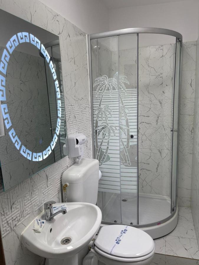 Hostel Tripoli Palace ブカレスト エクステリア 写真