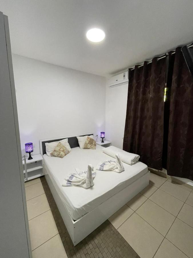 Hostel Tripoli Palace ブカレスト エクステリア 写真