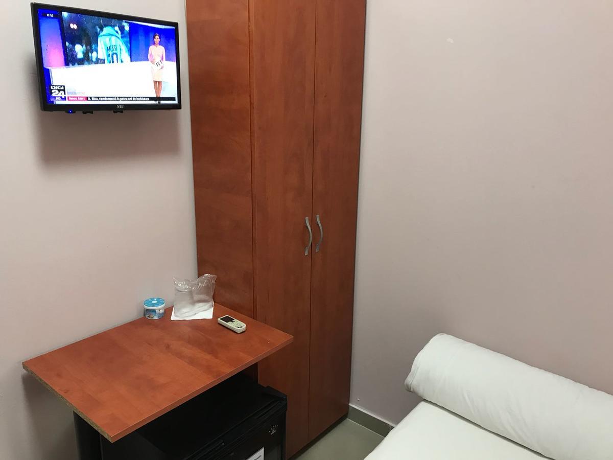 Hostel Tripoli Palace ブカレスト エクステリア 写真