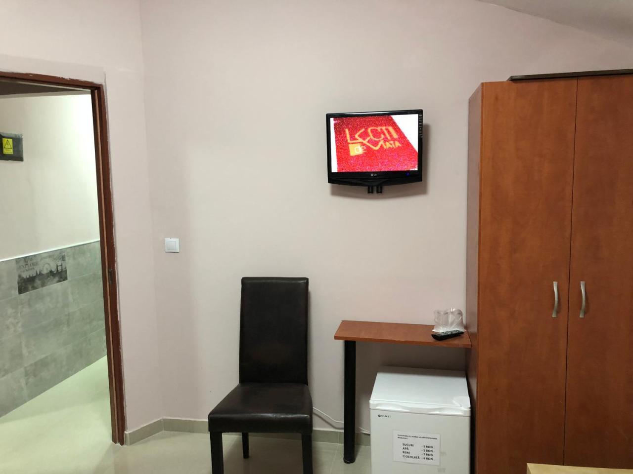Hostel Tripoli Palace ブカレスト エクステリア 写真